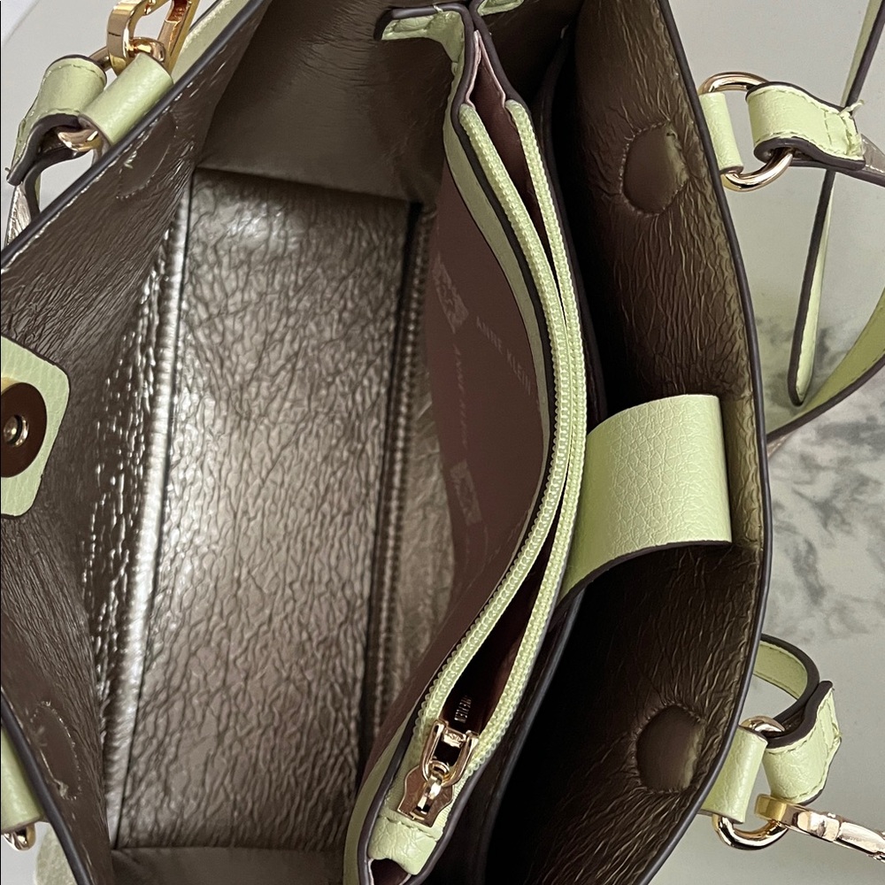 Anne Klein pastel green pebbled faux leather crossbody/purse tote - Picture 15 of 15